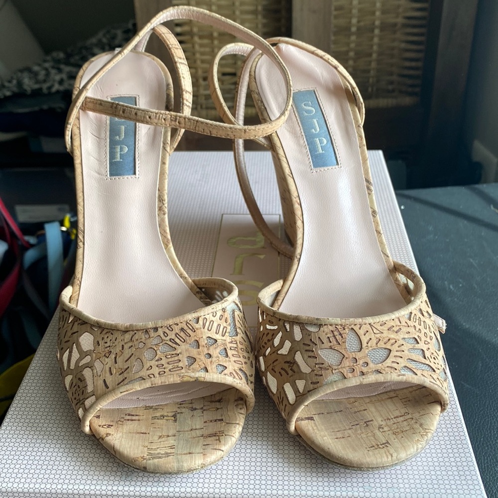 Gorgeous SJP wedge heel size EU 37 natural in color